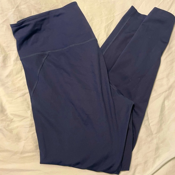 Navy cropped Girlfriend collective leggings - Picture 1 of 3